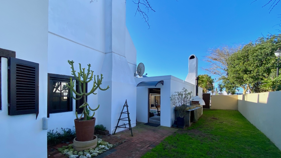 4 Bedroom Property for Sale in Dwarskersbos Western Cape